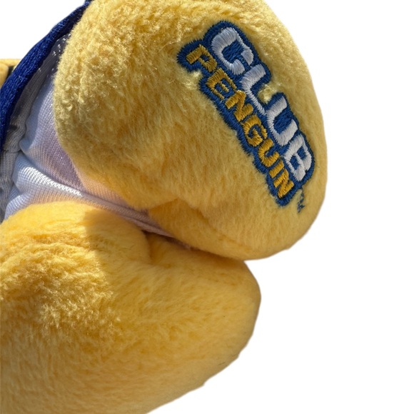 Disney Club Penguin Blue Soccer (F) S8 & Red Football S9 Players Plush Bundle - Picture 5 of 10